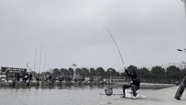 几十元的鲫鱼竿测评,淘宝好评不贵的鲫鱼竿