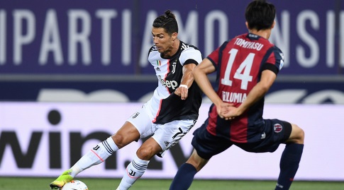 2-0大爆发！35分钟C罗彻底傻了眼！梅罗边缘人惊现“世界波”破门