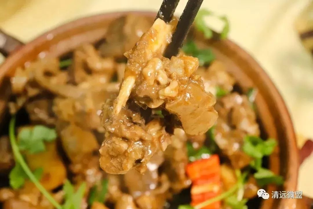 铜盘焗鸡的正宗做法,特点铜盘焗鸡