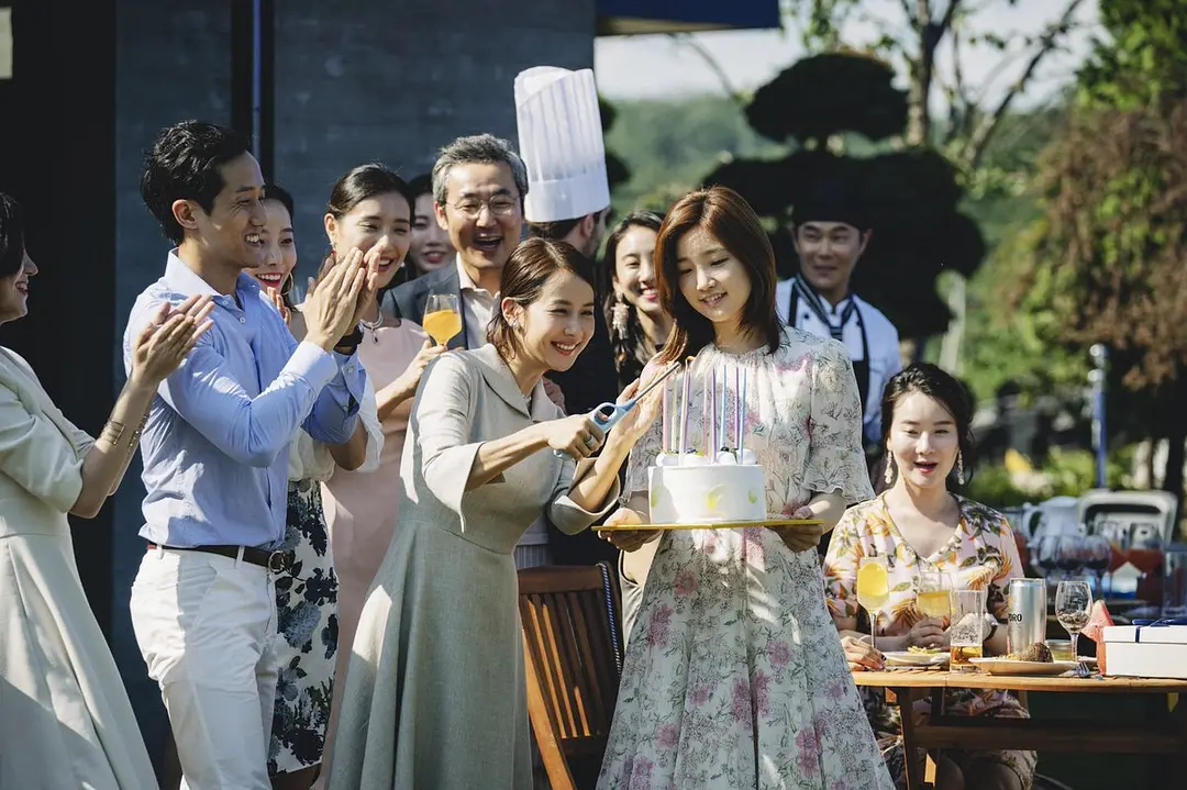 二刷韩国巨作电影《寄生虫》，才懂寄生虫其实代表更加隐秘的真相