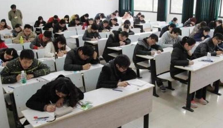 军队文职公务员可以报吗,军队文职公务员值得考吗