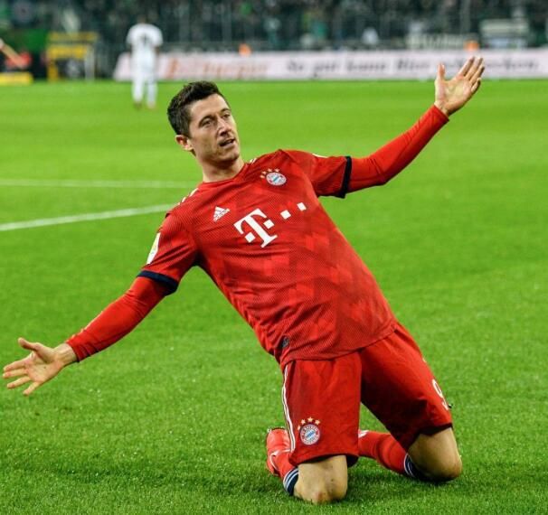 足球最高身价第一名c罗,足坛人气最高的球星