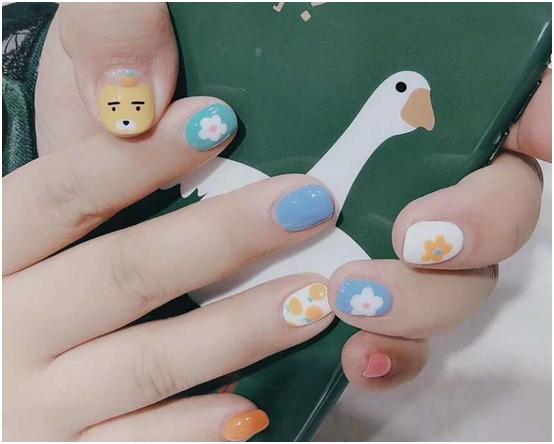 美甲小清新可爱小狗,小可爱的萌款美甲