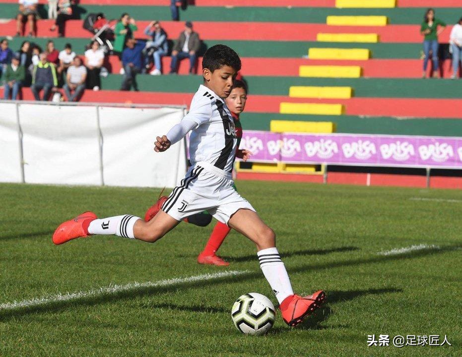 c罗祝儿子13岁生日快乐,c罗一家给迷你罗庆祝12岁生日