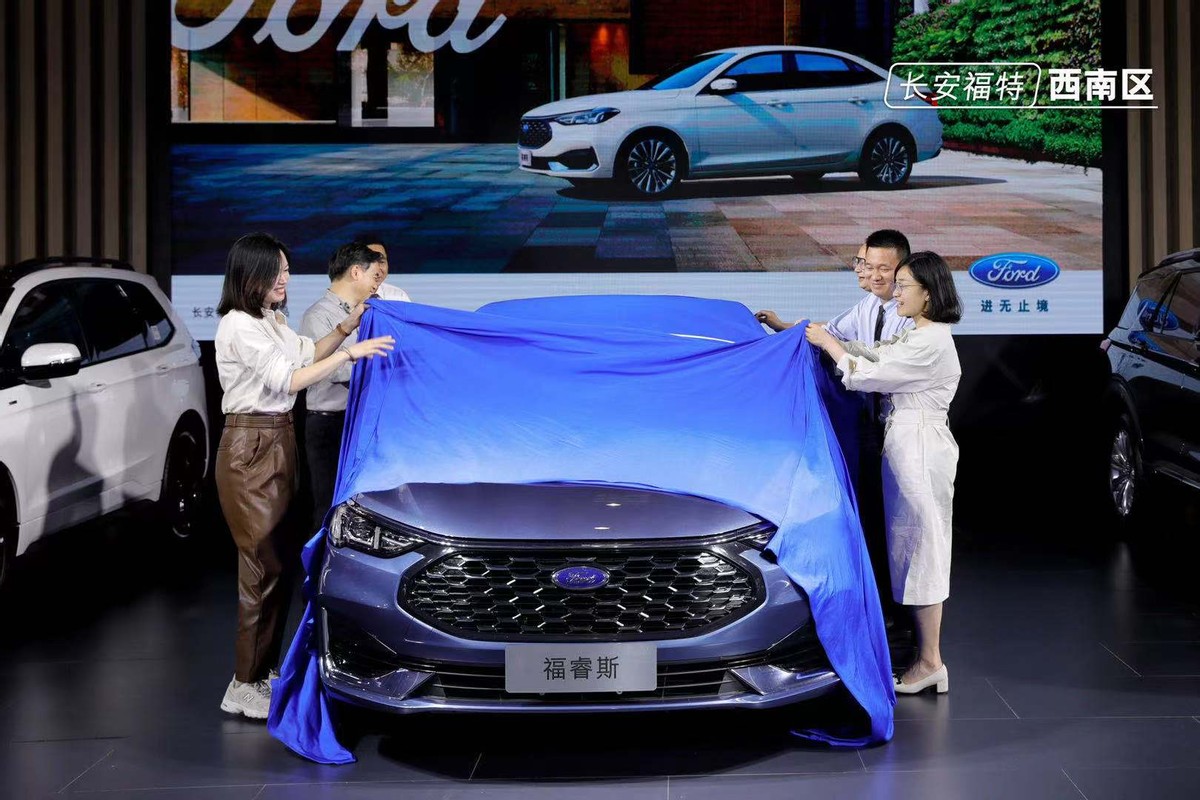 全新福特福睿斯报价及图片,新款福特福睿斯上市售价7万至12万