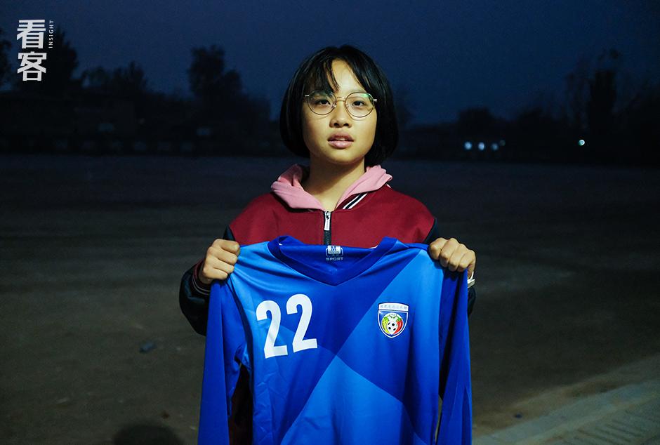 这支秘密发展的乡村足球队，拼命的令人肃然起敬