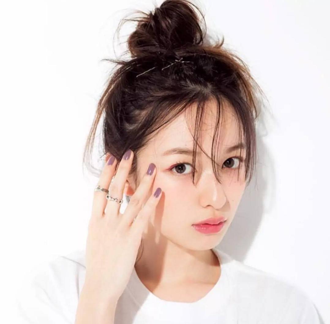 淡妆教程日常化妆伪素颜学生,日常淡妆怎么化