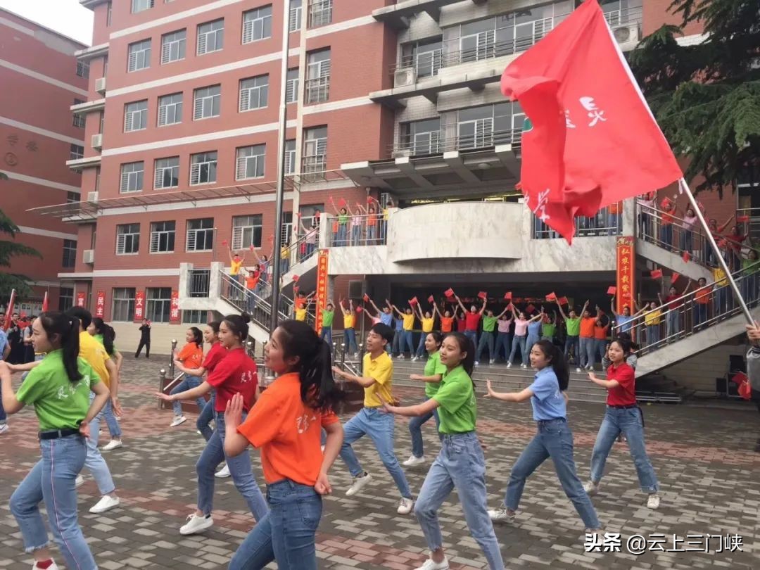 灵宝一高“弦歌不辍正芳华”系列报道：艺术之花满园春