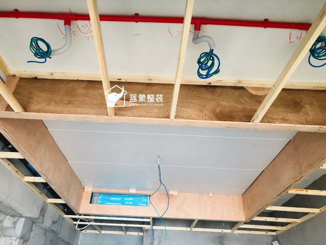 竹木纤维集成墙板和油漆哪个好,竹木纤维全屋整装多少钱一平米