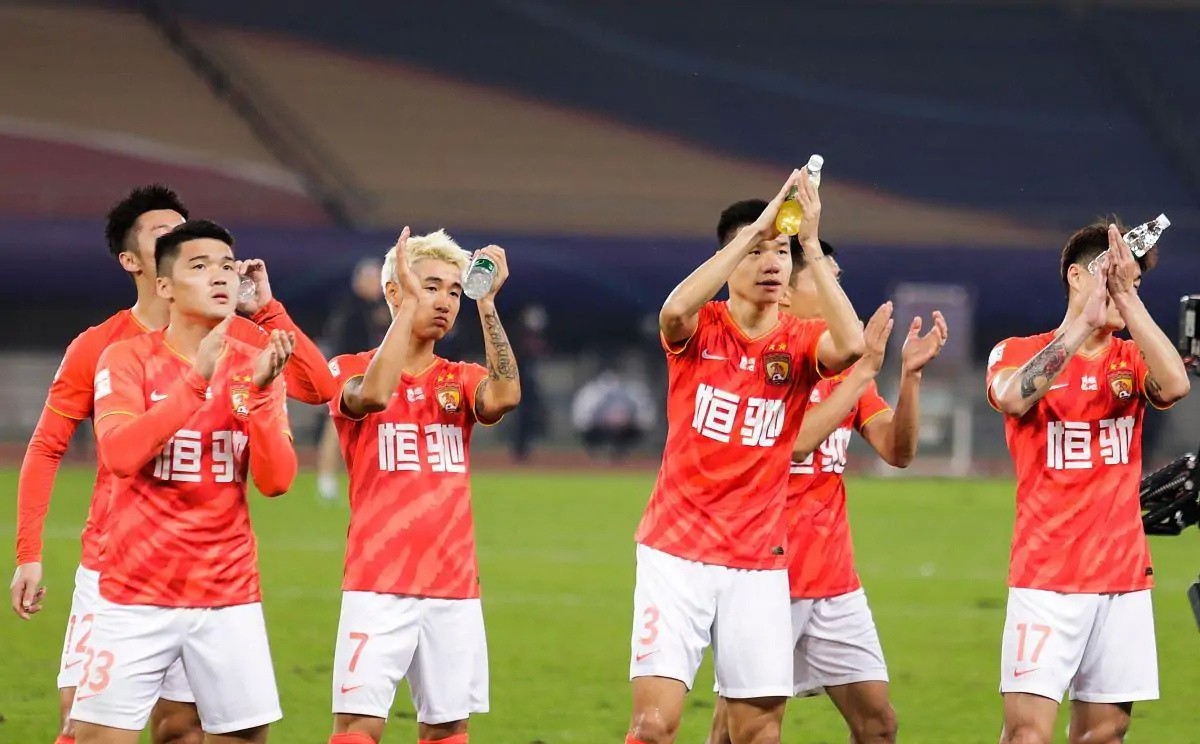亚冠争议胜利引发中国足球深思,亚冠最新输球消息