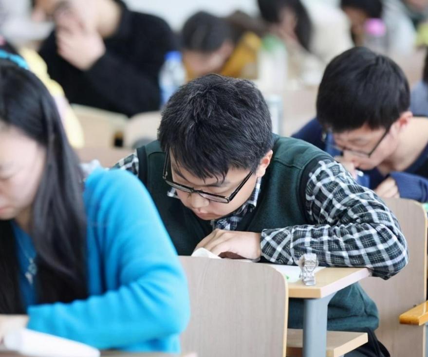 事业编和行政编谁更有前途,行政编和事业编差距有多大