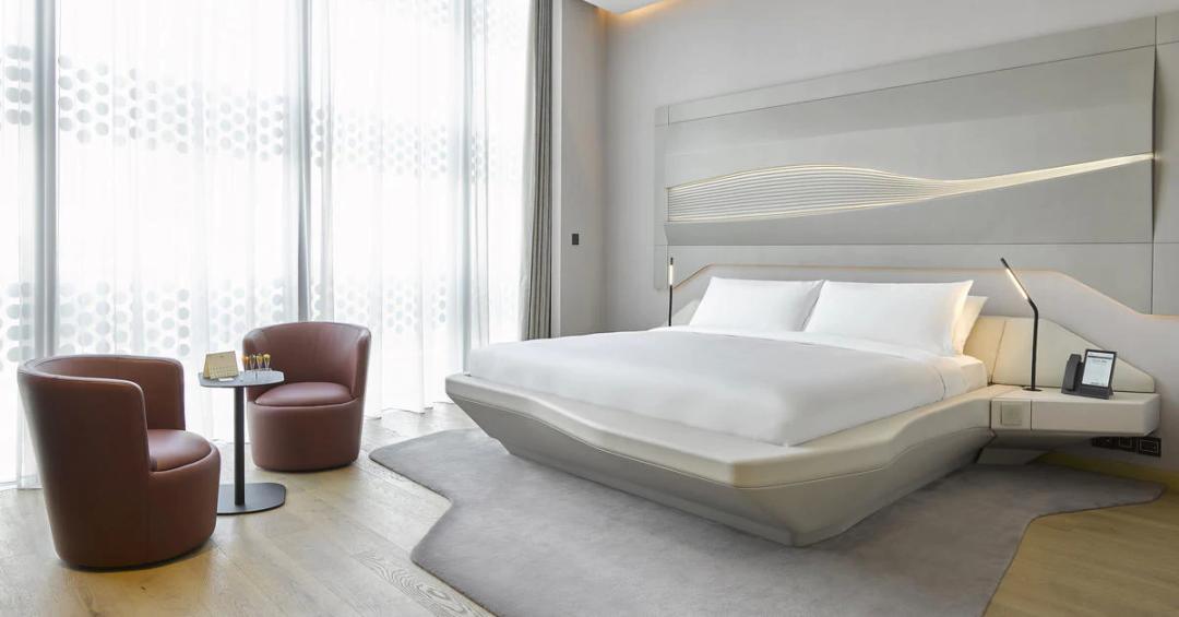 扎哈设计的迪拜酒店,扎哈迪拜综合体图片