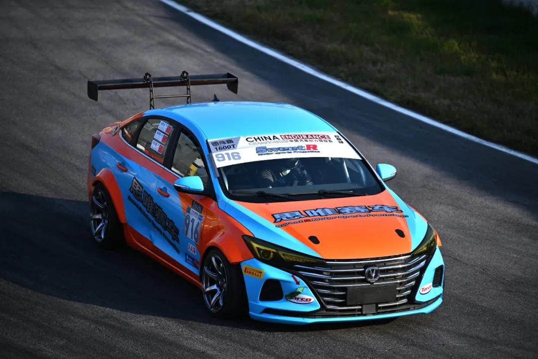 尼康z9旗舰相机详细评测,尼康z9机身的无损变焦功能