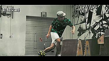 足球的基础起球技巧教程,简单又好学的起球技巧