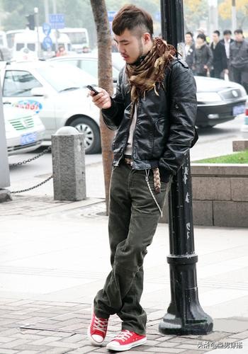 矮个子直筒工装裤男生穿搭,男生工装裤怎么穿不显腿短