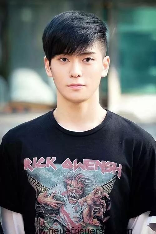 发际线比较高适合什么刘海发型男,发际线低适合什么刘海发型男生