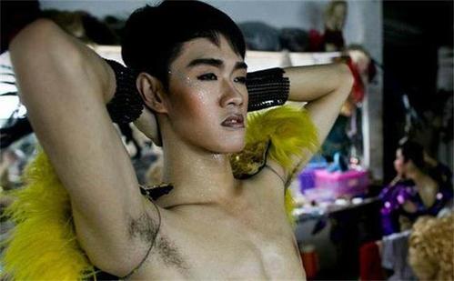 泰国人妖以什么为生？四种常见工作，有的还要考取证书