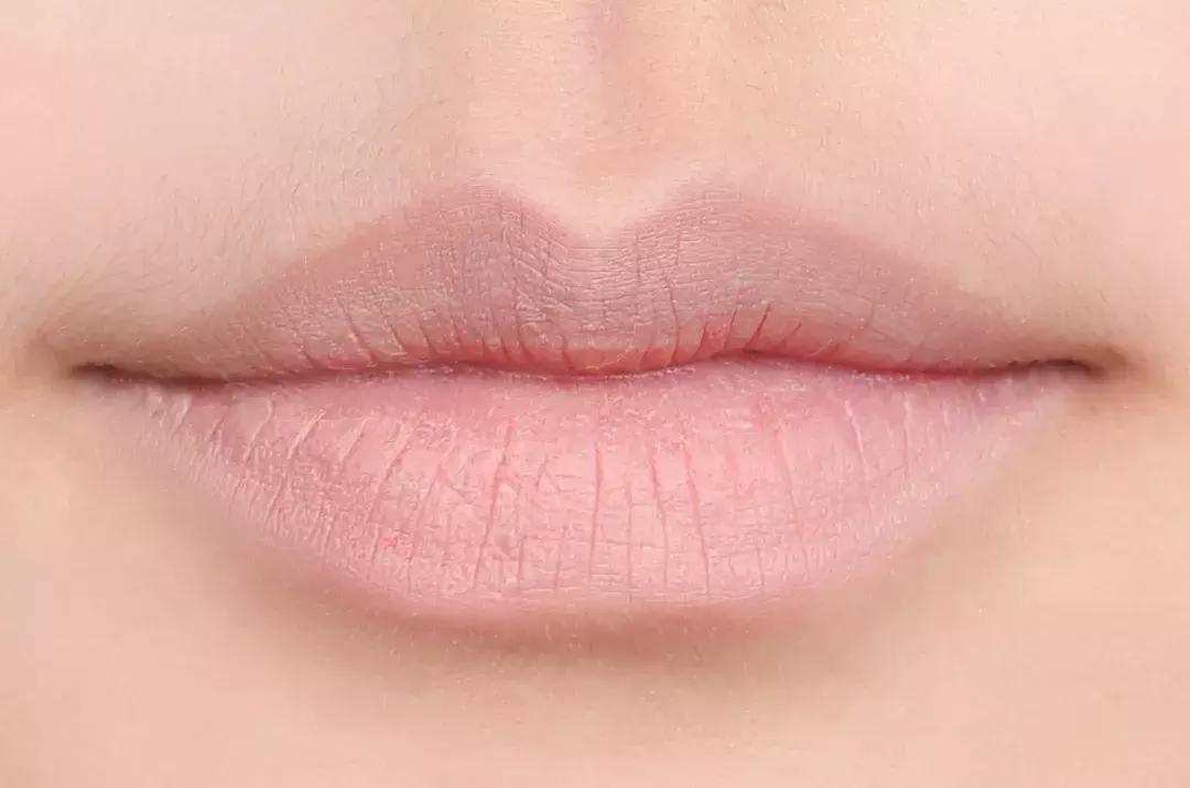 口红和唇妆,口红自然唇妆