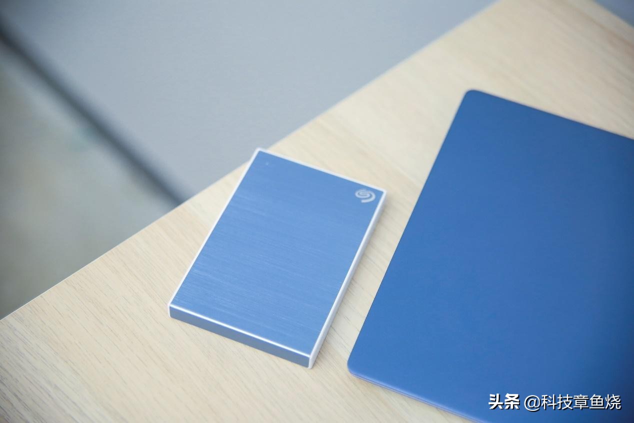 希捷铭3.5寸移动硬盘评测,希捷铭系列移动固态硬盘2tb拆解