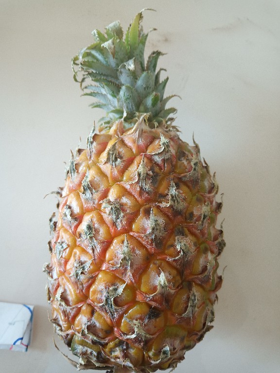 怎么去除菠萝的涩味,菠萝的正确吃法要用盐水泡吗