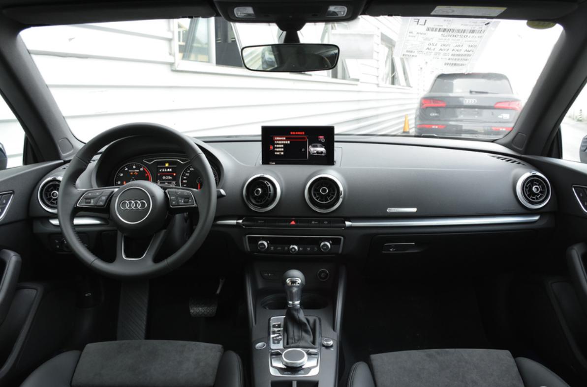 奥迪2019四座硬顶敞篷车,进口四座奥迪最新款