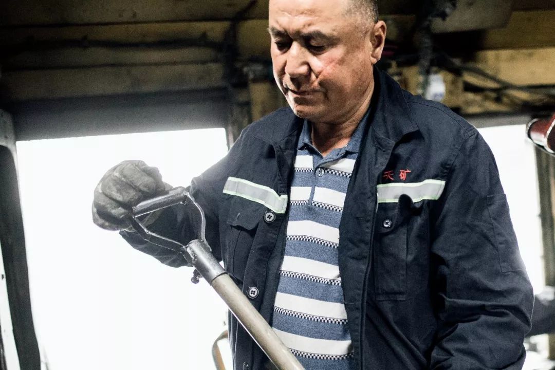 在大*疆新**，世界上最后的蒸汽火车还在奔驰