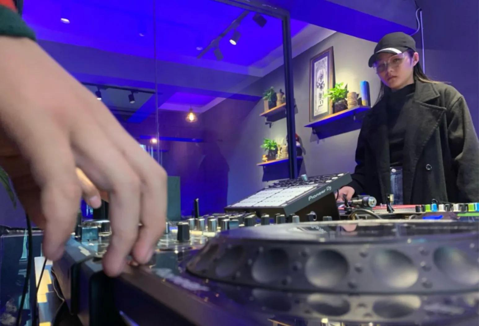 比较嗨的dj舞曲有哪些,节奏感最强最震撼的dj嗨曲中文