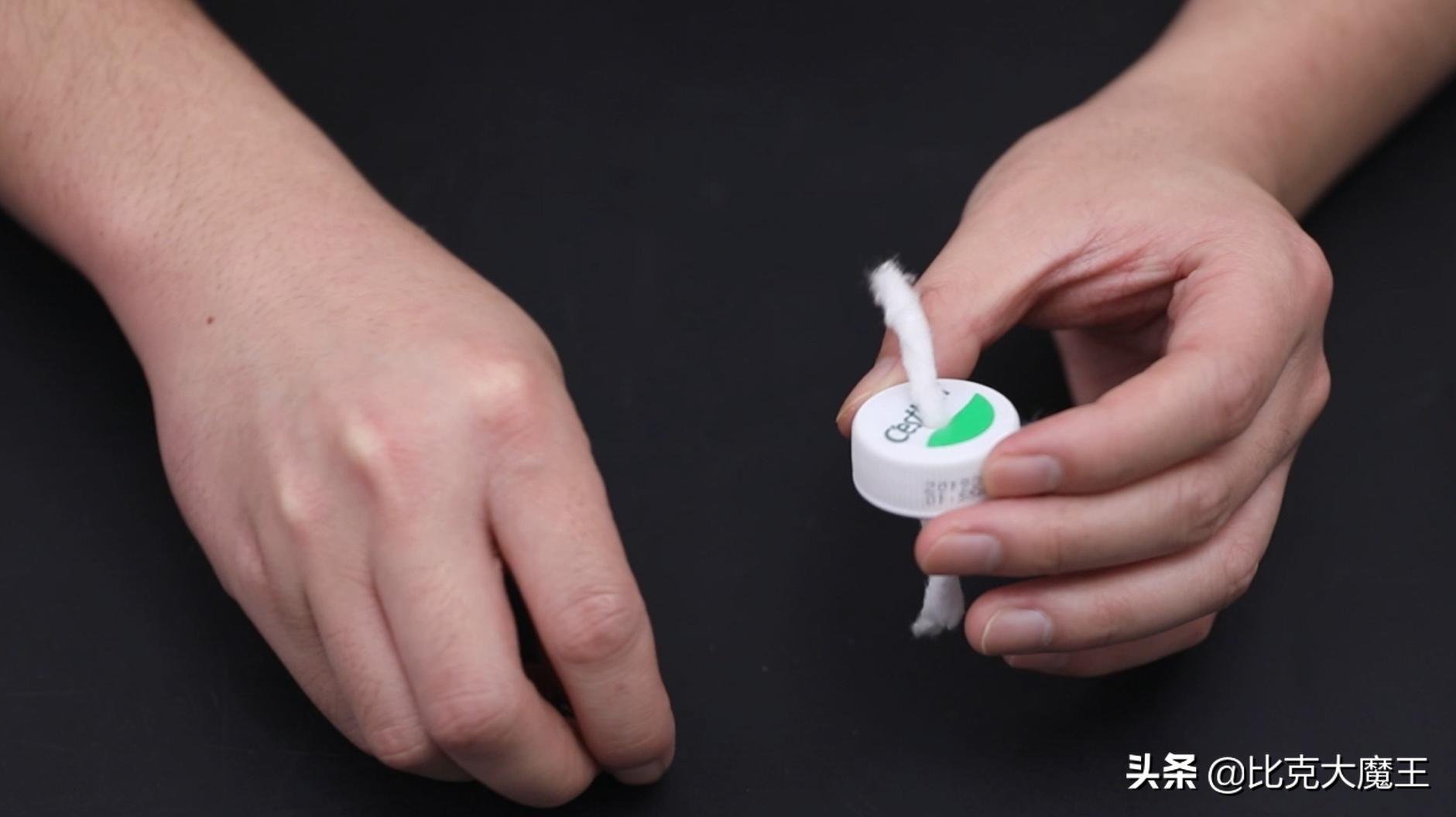 如何用塑料瓶做自动浇花神器,用塑料瓶做自动浇花器