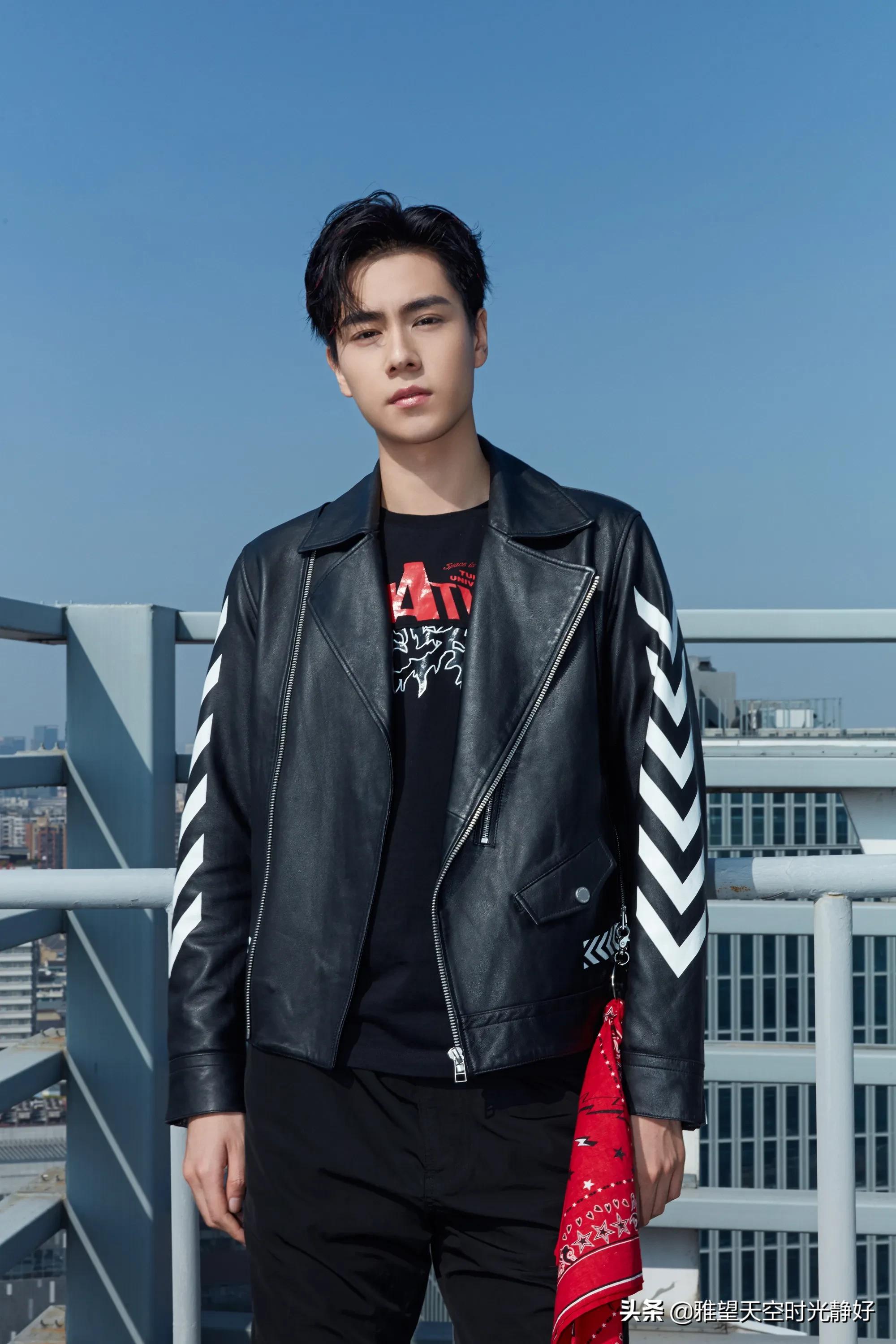 男明星西装穿搭夏季帅气,男士明星皮衣西服外套搭配