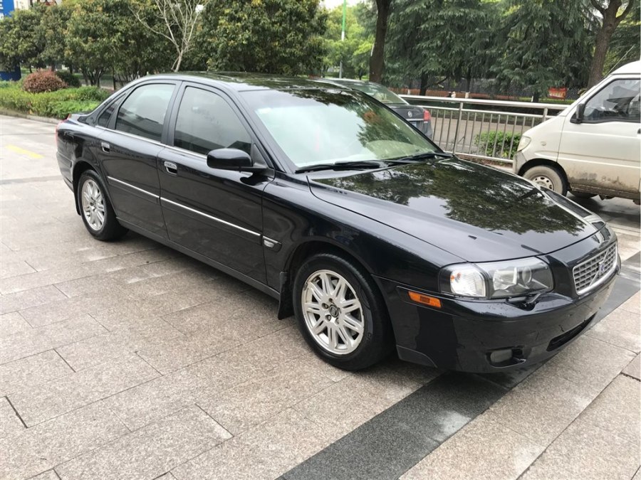 08年沃尔沃s803.0t油耗,沃尔沃s80和s90有什么大区别