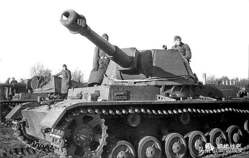 二战德军野蜂式自行火炮,二战德军sfh15榴弹炮