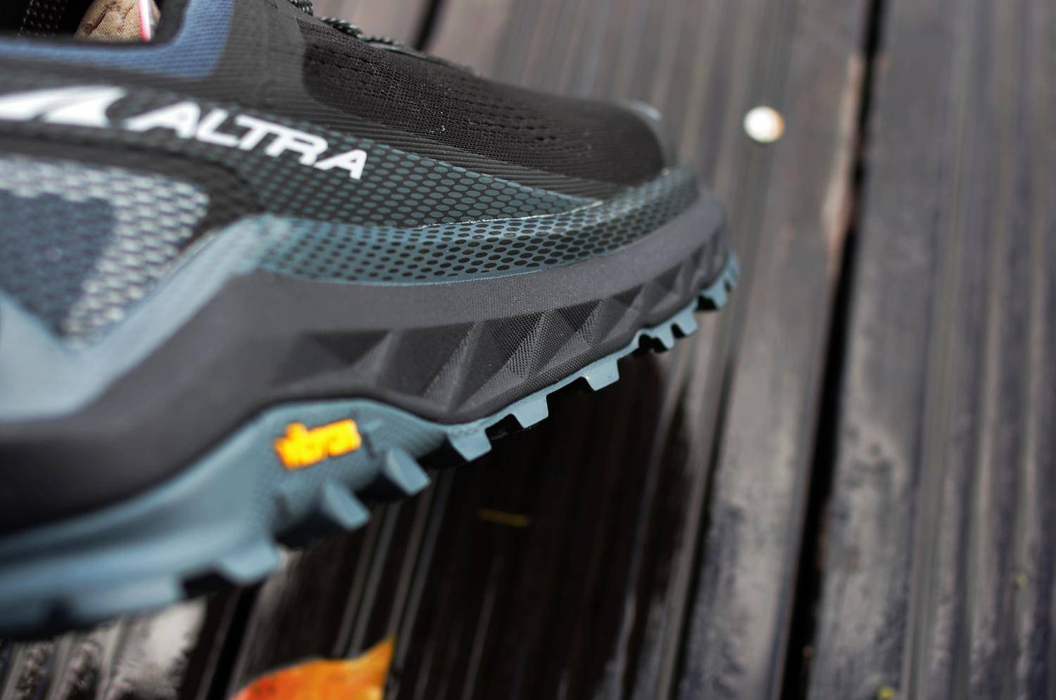 可玩性和实用性极高的跑鞋,既有缓冲又有支撑性的跑鞋推荐