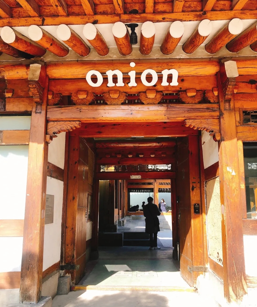 韩国网红设计师，把旧厂房改导致咖啡烘焙店，开这样的店真幸福