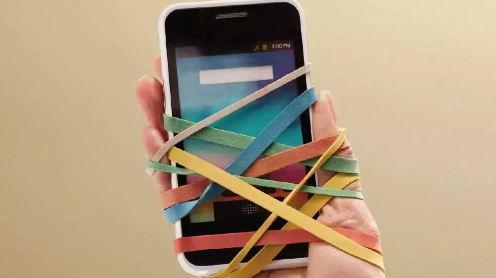 测评|天天摸，时时看，跟着我们选一款安全又耐用的手机保护套