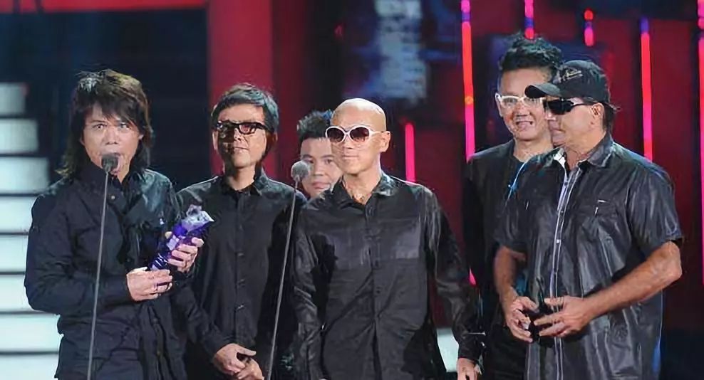 伍佰摇滚教父,伍佰中国摇滚教父代表作