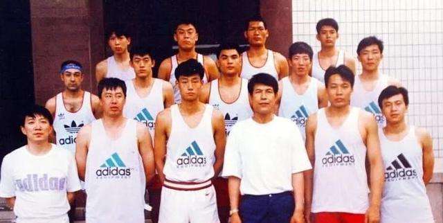 中国10大陨落的篮球天才：他本可成中国卡特，大风车扣篮一战成名