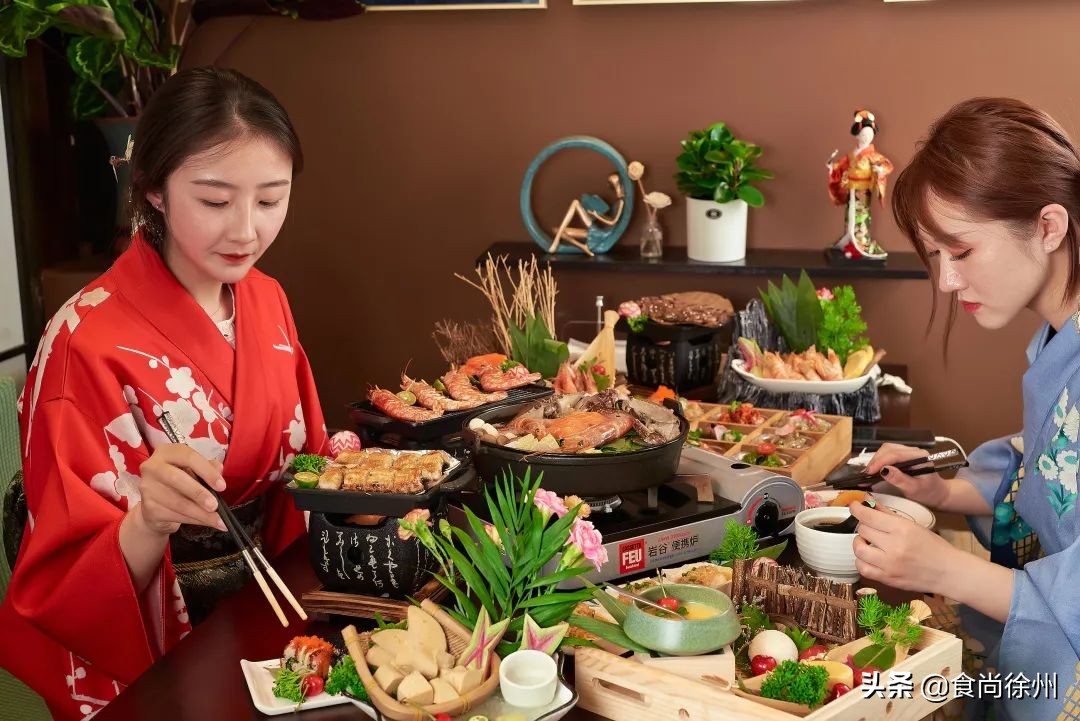 徐州张柏芝一秒到日本？其实正在吃日料，和服免费穿，过足cos瘾