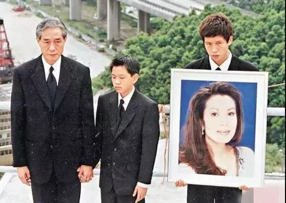 曾经亿万富豪破产娶了4个老婆,曾经负债几百万的女人