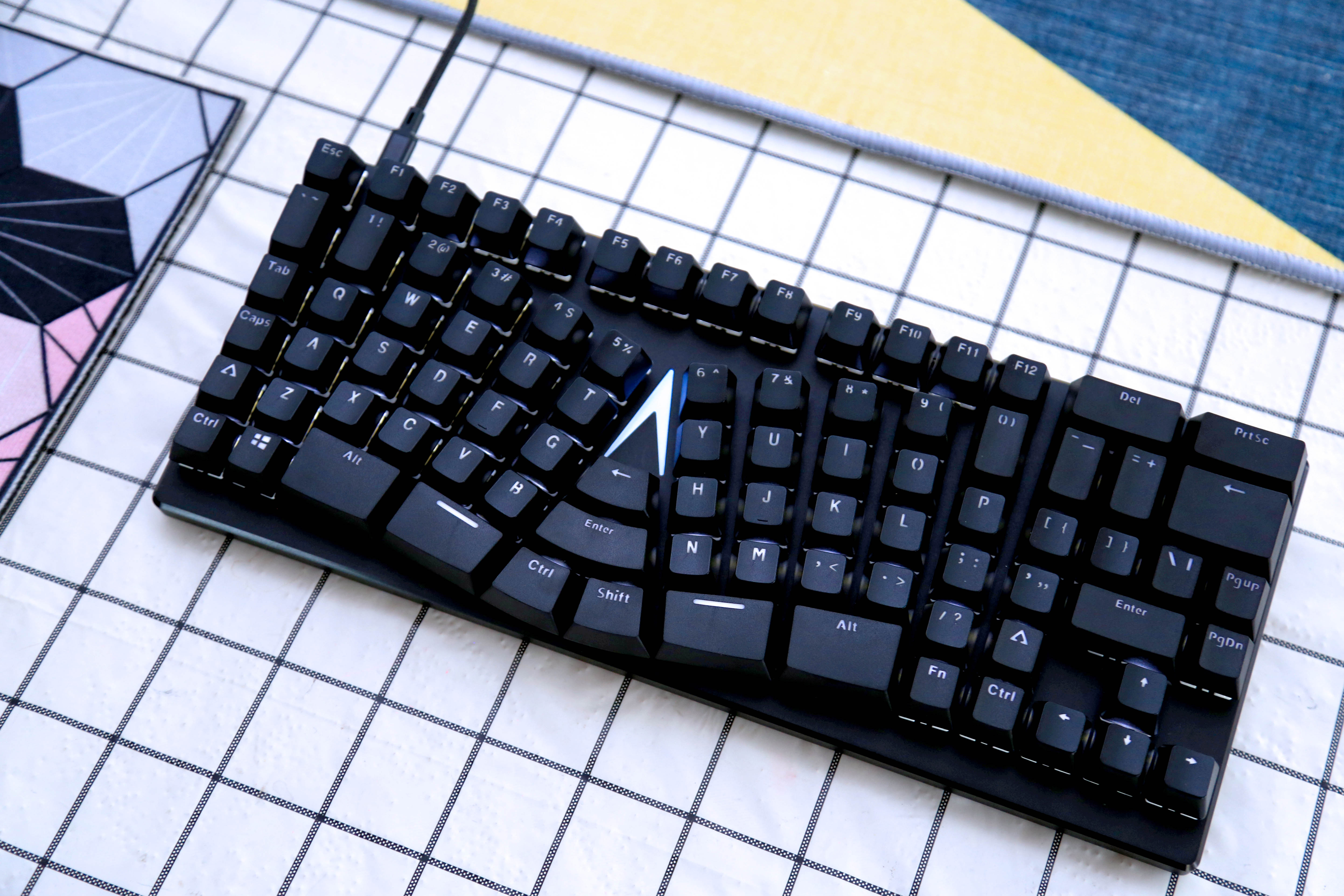 最符合人体工程学的键盘,人体工程学键盘推荐