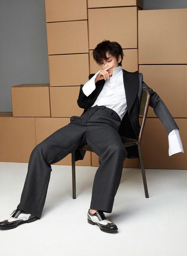 李冰冰最新红毯造型,李冰冰为新角色剪刘海