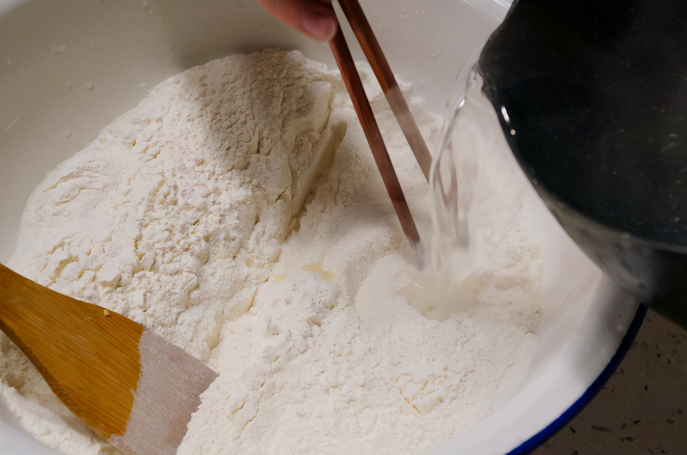 烙饼怎么和面才能软又脆又好吃,薄烙饼怎么和面才能软又好吃