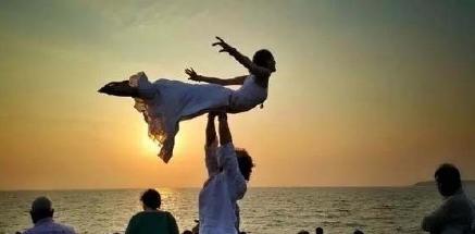 火爆抖音自拍婚纱照,婚纱照个人怎么自拍好看