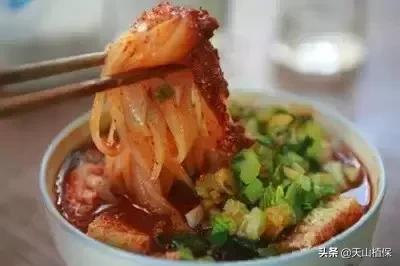 新疆凉皮子的制作方法教程,水晶凉皮和绿豆凉皮子的做法