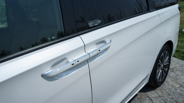 别克gl8陆上公务舱和es的区别,gl8es653t上路要多少钱