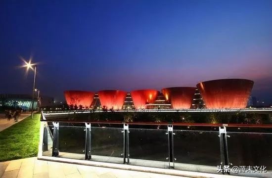 元宵节的特点活动有挂花灯吗,元宵节看灯笼的习俗是怎么来的