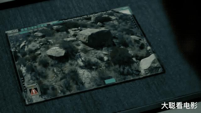 这段时间被折叠手机刷屏，其实这部美剧早就预言了，还是三折叠机