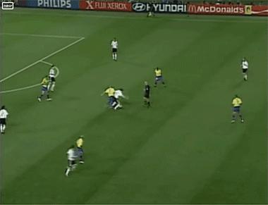 最经典的10大进球,足球十大精彩进球罗纳尔多