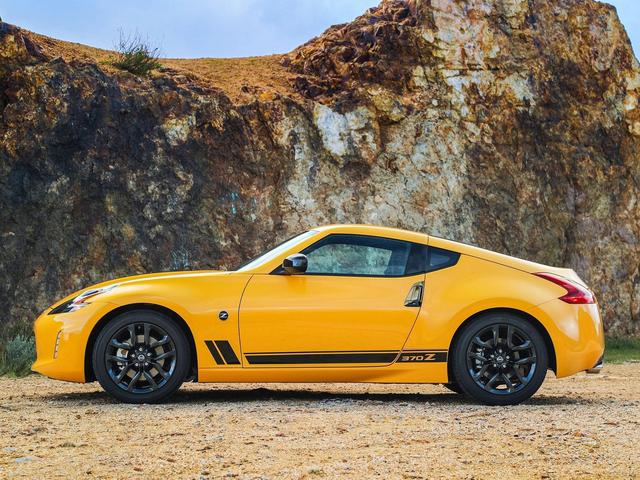 日产370z手动评测,日产新款370z跑车打造