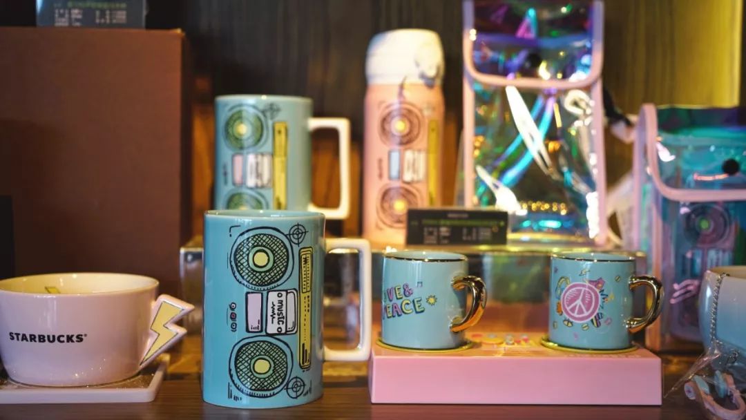 星巴克回归饮品被吐槽,星巴克推出八种饮品吐槽