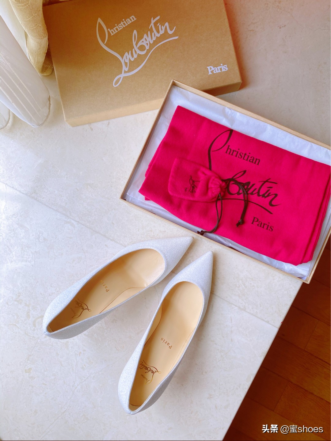 christianlouboutin的红底鞋,christianlouboutin钻石红底鞋